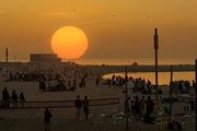 Una de las playas de Barcelona celebrando Sant Joa
