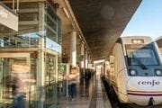  Tren de Media Distancia en la estación de Badajoz