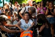 María del Carmen Abascal en el pasacalles que ha organizado el Sindicato de Inquilinas e Inquilinos de Madrid para protestar contra su desahucio