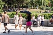 El calor extremo condiciona la tarde en Madrid y altera los planes urbanos