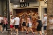 Diecisiete comercios estrenan murales que retratan la identidad cotidiana del Clot