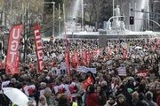  Alrededor de 8.000 personas se manifestaron en el centro de Madrid en defensa de la sanidad pública