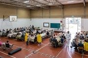 Uno de los colegios convertidos en un refugio para los evacuados del incendio