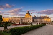 El Palacio de Aranjuez y el jardín frente al histórico edificio