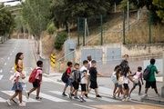Actividades de verano de la Fundación Pere Tarrés en el barrio barcelonés de Torre Baró que este año no accederán al parque de Collserola