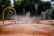 Barcelona duplica sus zonas de juegos de agua para niños este verano