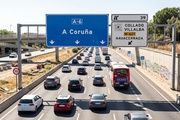 Tráfico denso en la A-6 en la operación salida de Semana Santa |EUROPA PRESS