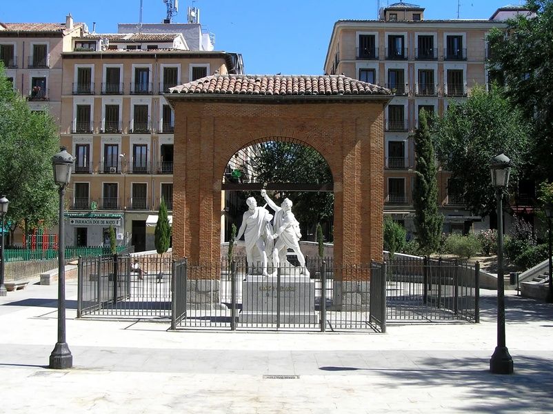 Monumento a Daoiz y Velarde en la Plaza del 2 de Mayo de Madrid